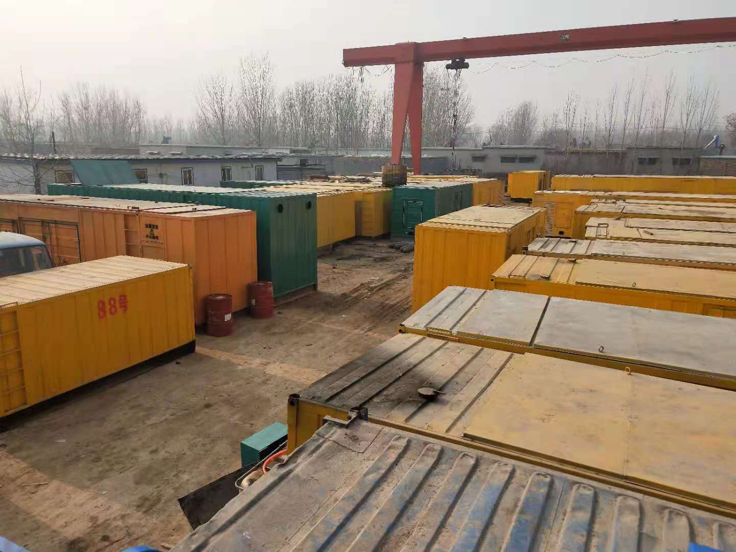 闽清租赁发电机-灰尘、风沙对柴油发电机组造成哪些不良影响？